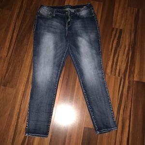 Maurices jeans